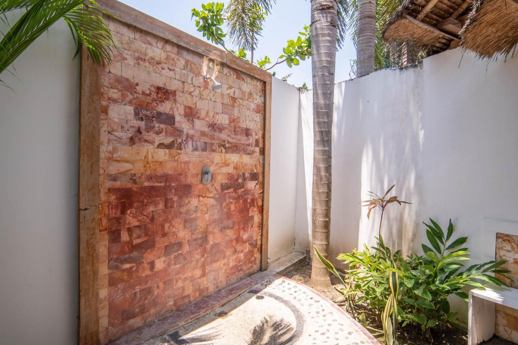 Tiki Boutique Hotel Spa Lombok Selong Belanak Exterior foto