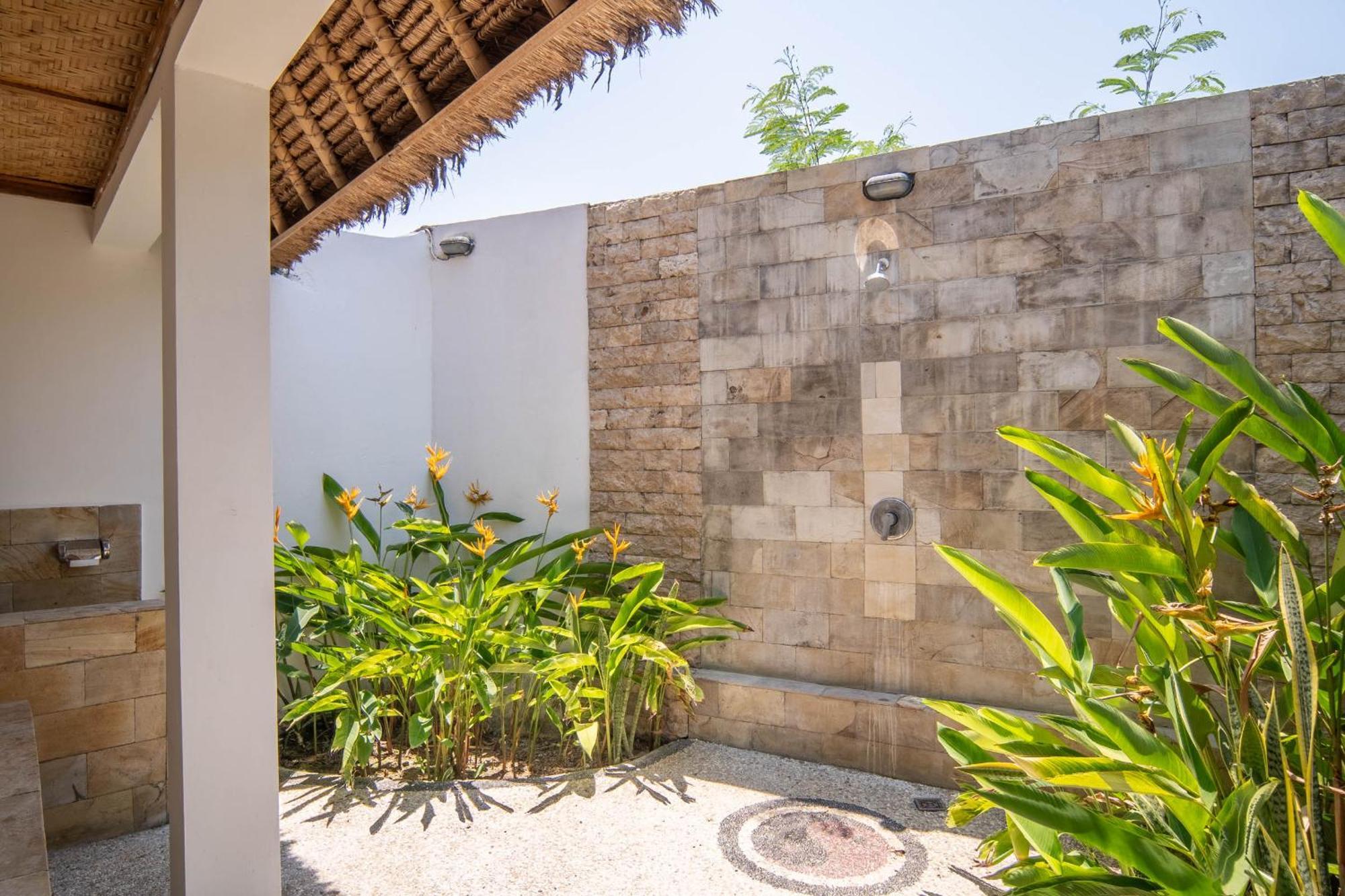 Tiki Boutique Hotel Spa Lombok Selong Belanak Exterior foto
